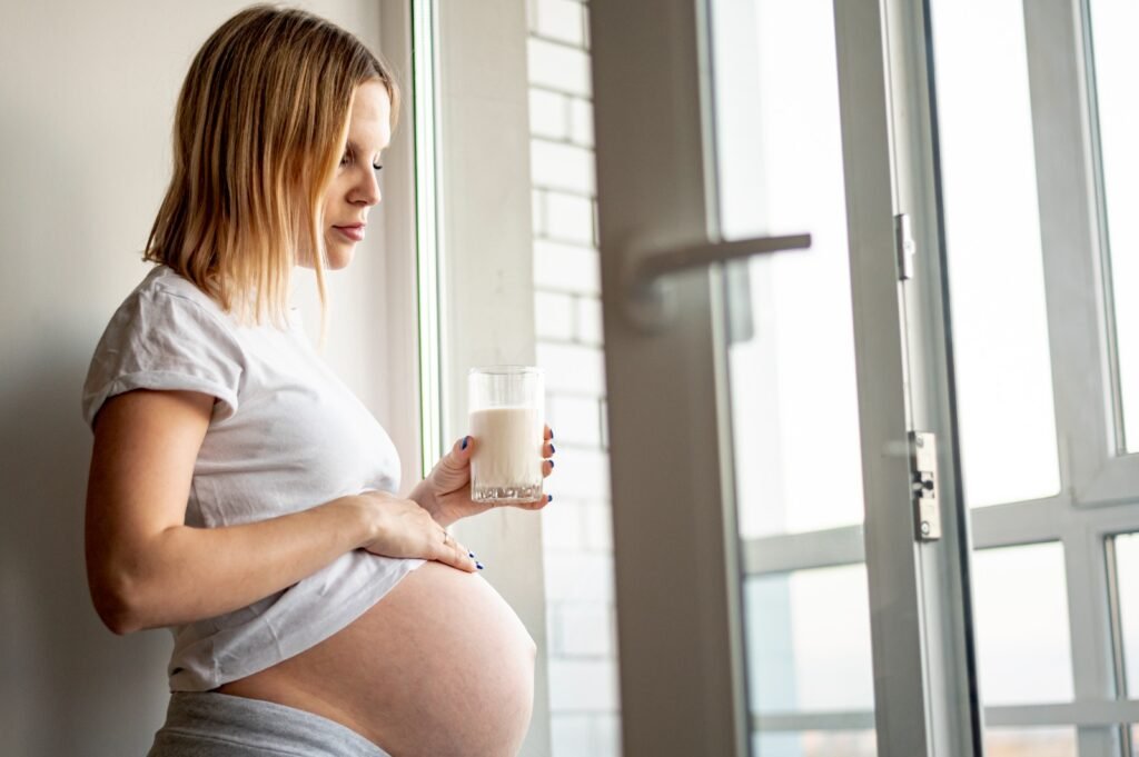 Leite na Gravidez: Como este Alimento Salva Vidas e Prepara para o Dia das Mães