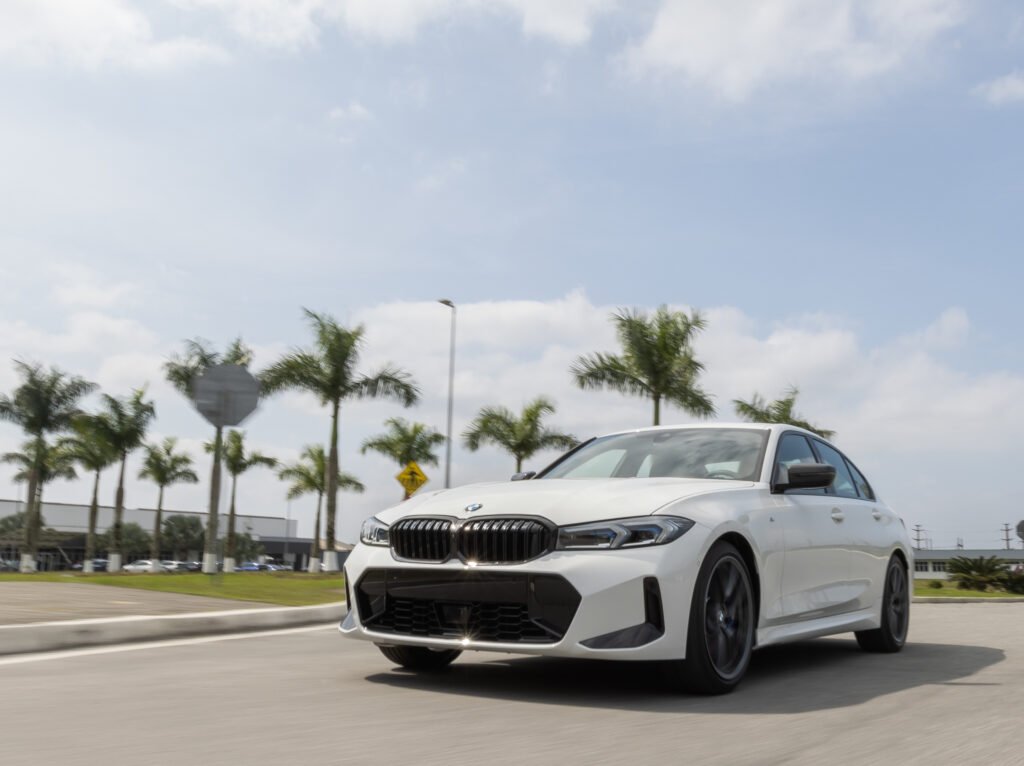 Conectividade Automotiva: Como a BMW Utiliza a Tecnologia da Deutsche Telekom para Revolucionar a Experiência de Condução no Brasil