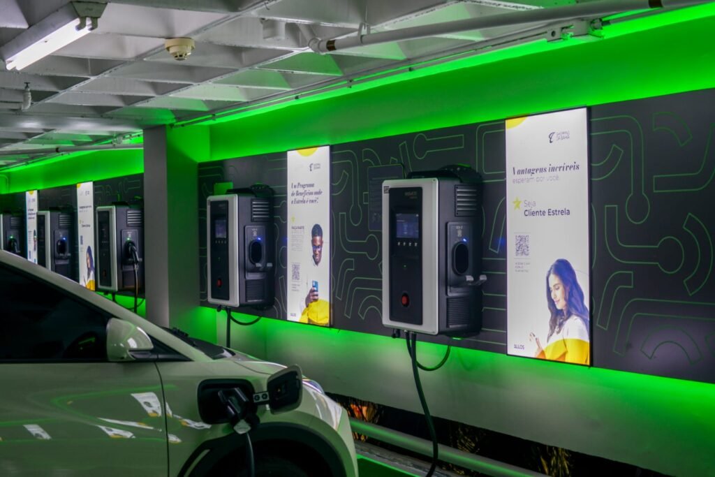 Eletropostos em Salvador: Nova Rede KARG Chega ao Shopping da Bahia com Infraestrutura para 10 Veículos Elétricos