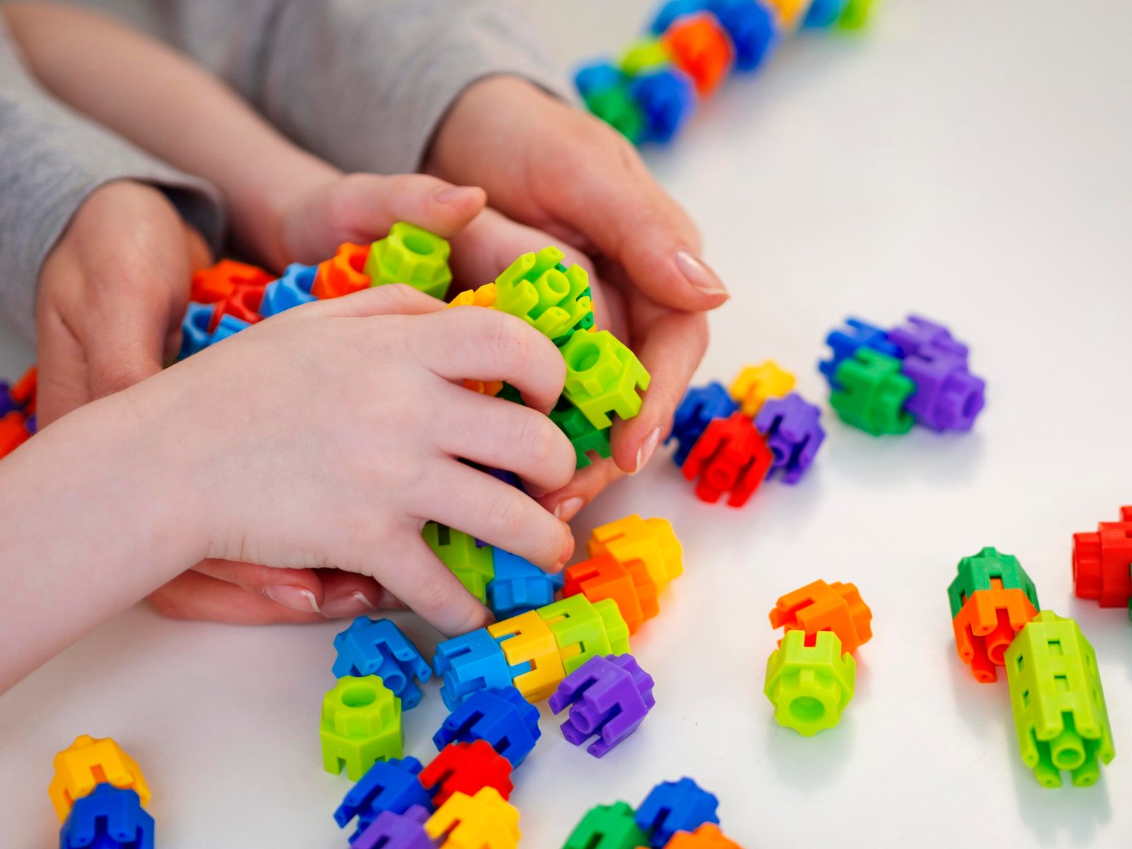 Brinquedos de Montar: A Revolução Nostálgica que Conquistou Pais e Filhos