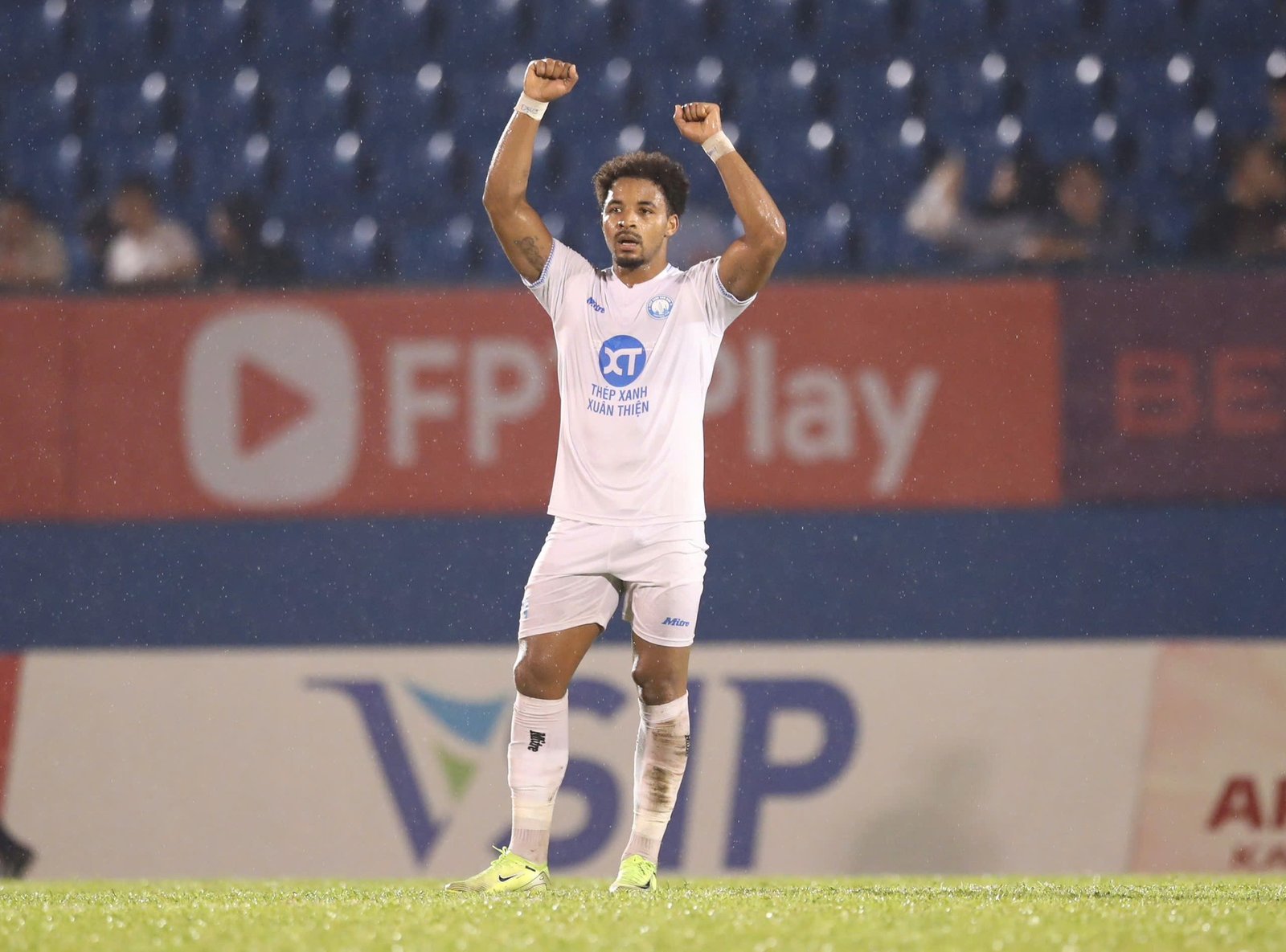 Rafaelson se Prepara para Retornar ao Vietnã e Reencontrar o Nam Dinh