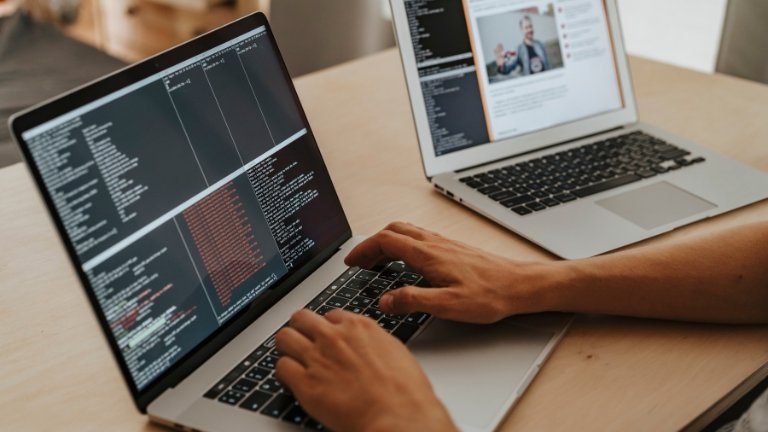 Bootcamp Fullstack Developer Gratuito: 5 Mil Bolsas da Akad Seguros