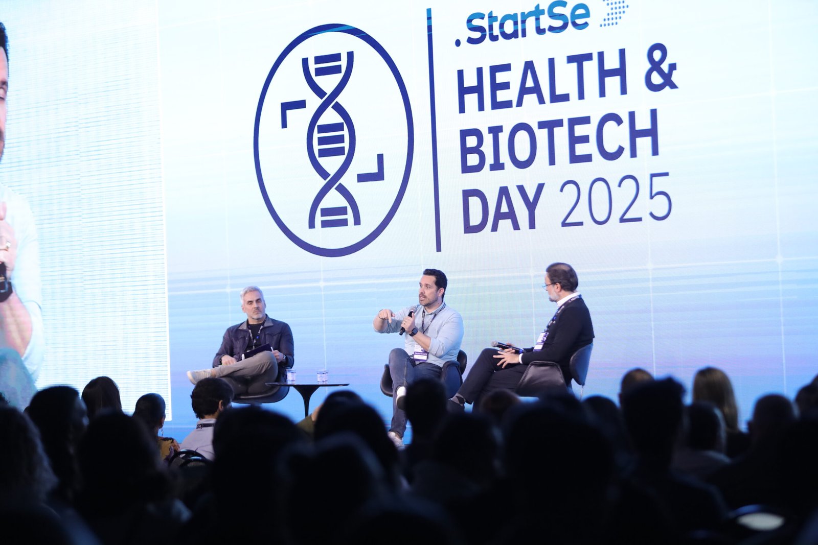 Inovação na Saúde: Como IA e Biotecnologia Redefinem a Medicina