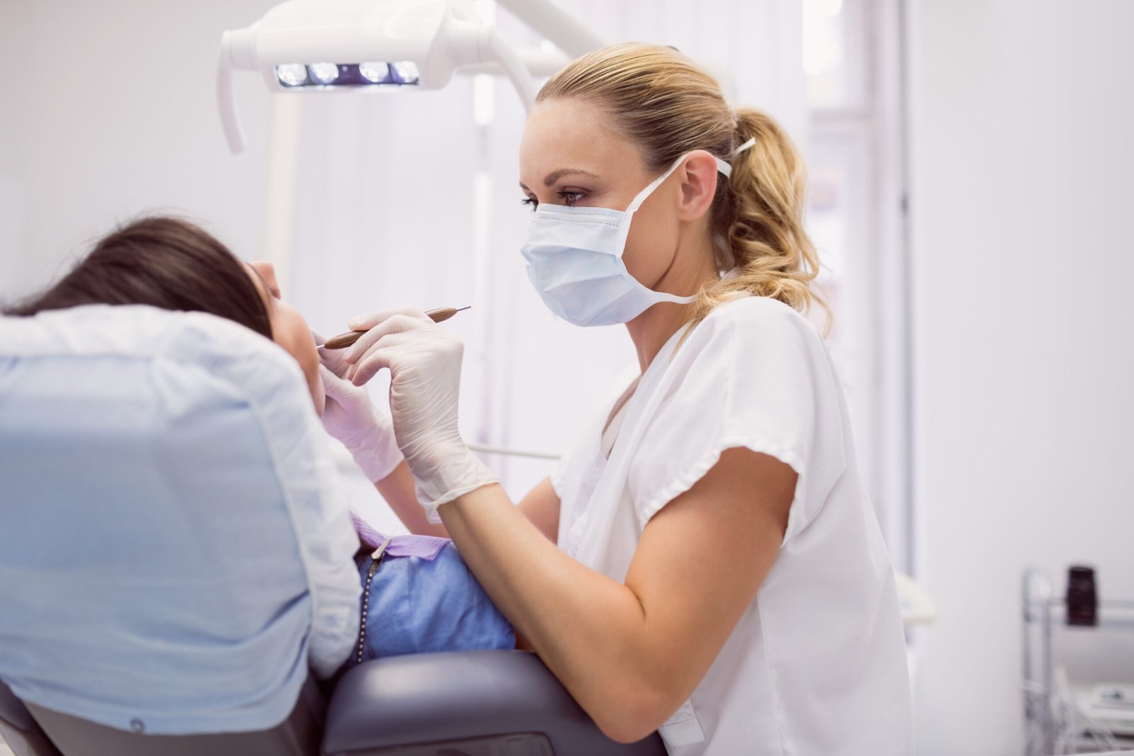 Tratamento de Canal: Como a Endodontia Moderna Salva Dentes