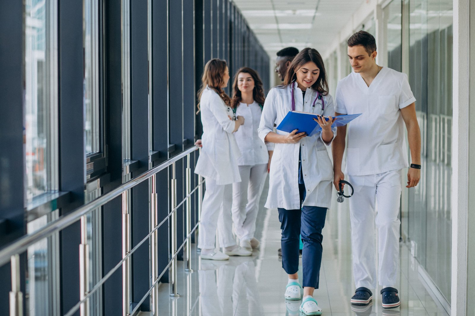 Contratos Tradicionais de Trabalho Hospitalar e a Crise da Força de Trabalho